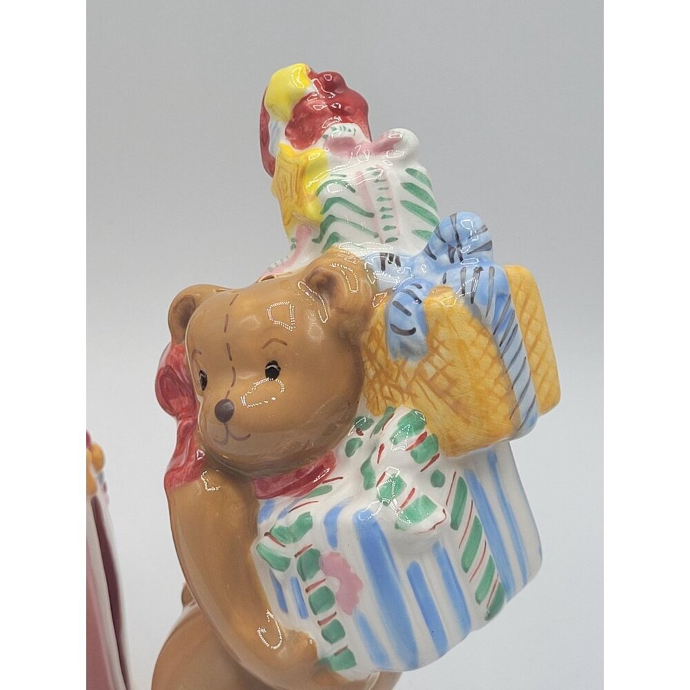 Vintage Nikko Christmas Girl & Bear Presents Salt & Pepper Shaker Set CHIPS - Picture 7 of 10